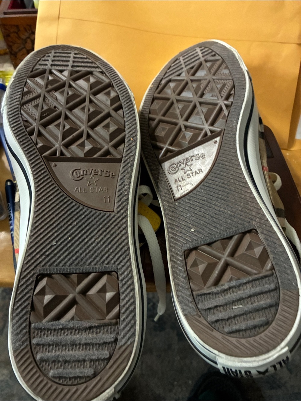 Customized Converse low tops all stars with genuine Burberry nova check - Picture 6 of 7